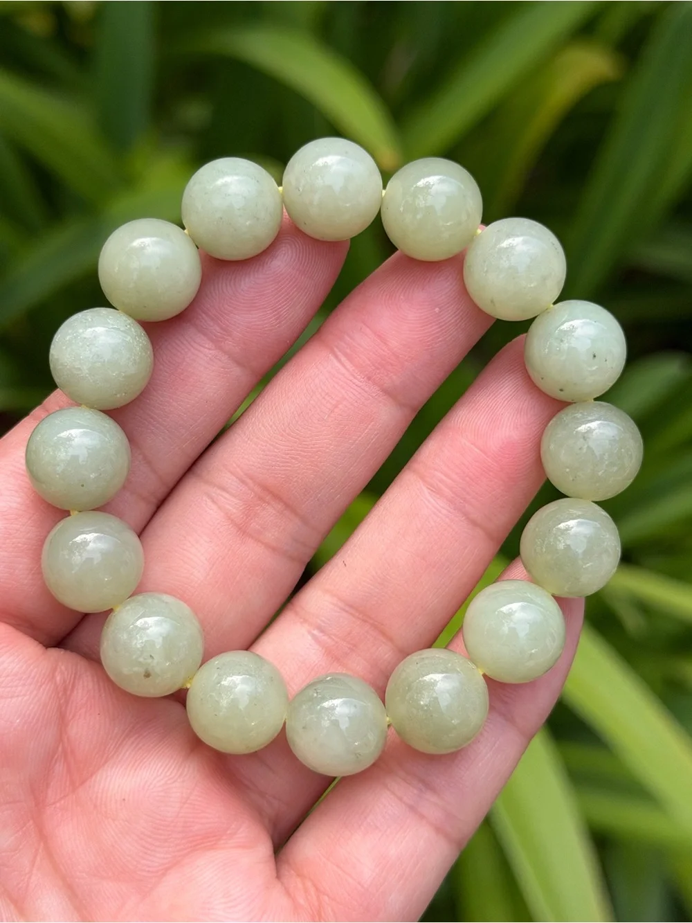 12mm stretchable green He Tian jade bracelet 1756